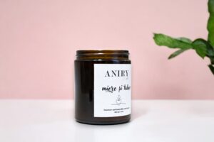 lumânare handmade din ceară de soia în borcan de sticlă