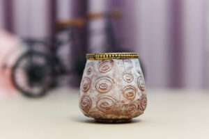 Lumanare parfumata din ceara soia naturala in vas ceramic. Editie limitata. cadou