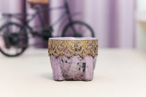 Lumanare parfumata din ceara soia naturala in vas ceramic. Editie limitata. cadou