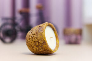 Lumânare Parfumată Cu Aromă Sweet Orange în Vas Ceramic Lumanare parfumata din ceara soia naturala in vas ceramic. Editie limitata. cadou